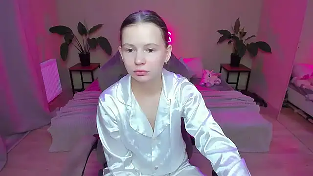 HelloRoxy online show from December 22, 2024, 6:26 pm