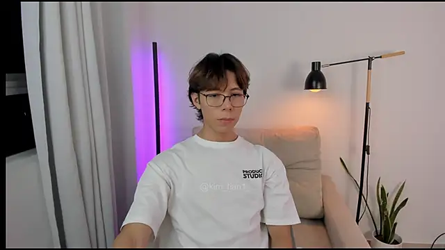 Snapshot of kim_lian21 chatting on November 6, 2025, 3:51 am kim lian21 online show from November 6, 2025, 3:51 am