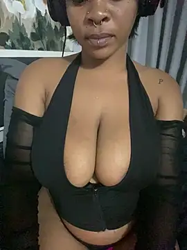 YellowHoneyDip online show from January 10, 2025, 3:06 pm