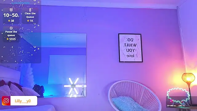 LillyDolls23 online show from January 25, 2025, 1:41 pm