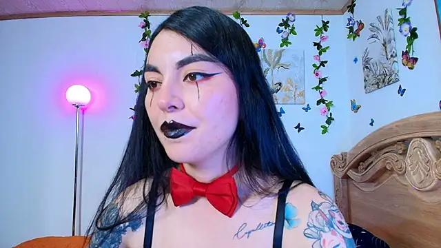 Teresa Moon  online show from October 31, 2025, 6:53 pm