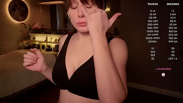 moon deity  online show from October 13, 2025, 2:39 pm