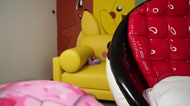 miss  pamela online show from November 8, 2025, 11:10 am