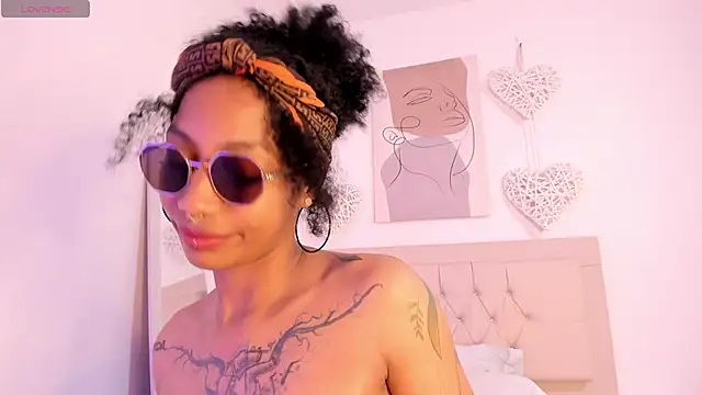 Snapshot of daiana_curly chatting on January 9, 2025, 12:52 pm daiana curly online show from January 9, 2025, 12:52 pm