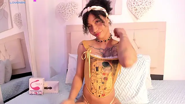 Snapshot of daiana_curly chatting on February 5, 2025, 6:26 pm daiana curly online show from February 5, 2025, 6:26 pm