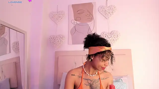 Snapshot of daiana_curly chatting on February 21, 2025, 12:50 pm daiana curly online show from February 21, 2025, 12:50 pm