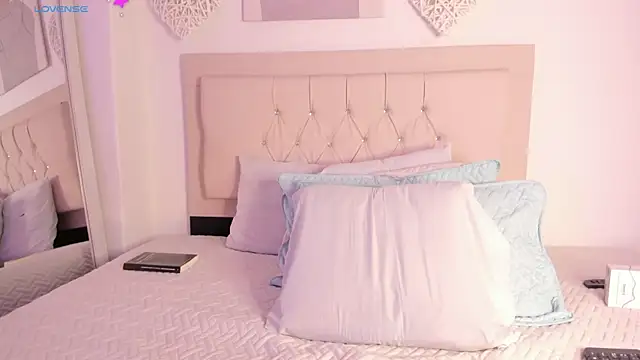 Snapshot of daiana_curly chatting on March 1, 2025, 5:49 pm daiana curly online show from March 1, 2025, 5:49 pm