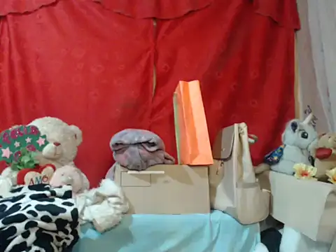 Snapshot of hottieperla chatting on November 17, 2025, 6:35 pm hottieperla online show from November 17, 2025, 6:35 pm