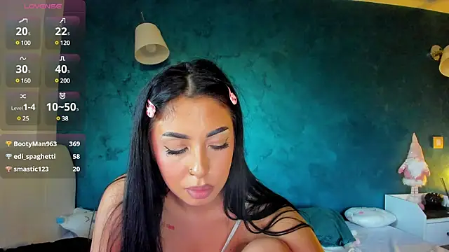 Snapshot of Awesome_Jolie chatting on December 21, 2024, 6:34 pm Awesome Jolie online show from December 21, 2024, 6:34 pm