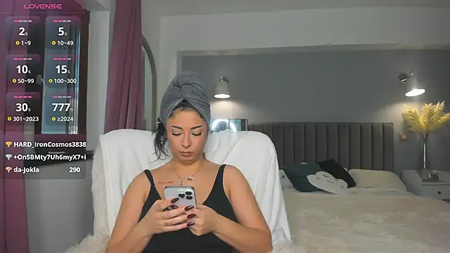 Snapshot of Awesome_Jolie chatting on November 8, 2025, 6:46 am Awesome Jolie online show from November 8, 2025, 6:46 am