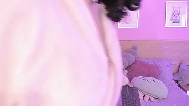 Sachi Meow online show from March 19, 2025, 6:44 pm