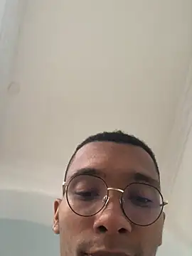 Snapshot of Aaronblack1_ chatting on February 23, 2025, 8:33 pm Aaronblack1 online show from February 23, 2025, 8:33 pm