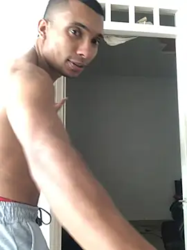 Snapshot of Aaronblack1_ chatting on March 18, 2025, 6:48 pm Aaronblack1 online show from March 18, 2025, 6:48 pm