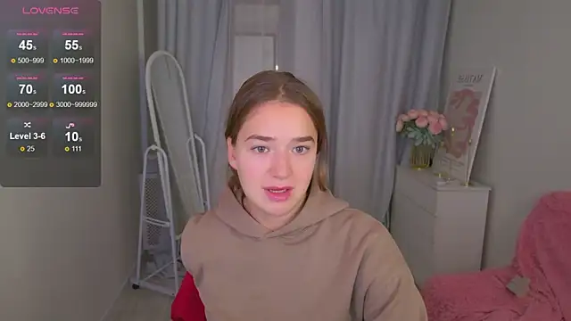 Snapshot of LovelyJessie chatting on November 14, 2025, 1:43 pm LovelyJessie online show from November 14, 2025, 1:43 pm