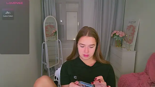 Snapshot of LovelyJessie chatting on November 25, 2025, 2:39 pm LovelyJessie online show from November 25, 2025, 2:39 pm