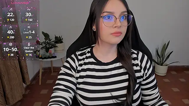 Snapshot of anaveleeez chatting on December 5, 2024, 5:48 am anaveleeez online show from December 5, 2024, 5:48 am