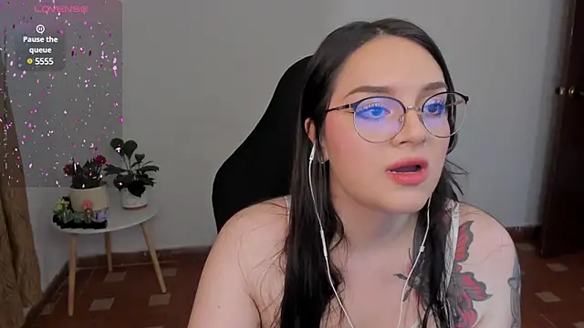 Snapshot of anaveleeez chatting on December 14, 2024, 2:56 am anaveleeez online show from December 14, 2024, 2:56 am