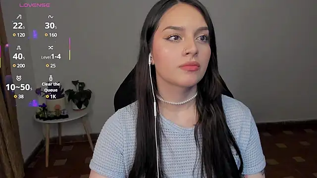 Snapshot of anaveleeez chatting on February 8, 2025, 5:40 am anaveleeez online show from February 8, 2025, 5:40 am