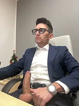 Snapshot of masterboss_ chatting on December 19, 2024, 1:07 pm masterboss online show from December 19, 2024, 1:07 pm