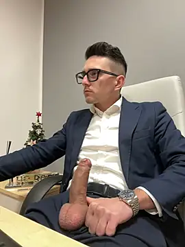 Snapshot of masterboss_ chatting on December 23, 2024, 12:52 pm masterboss online show from December 23, 2024, 12:52 pm