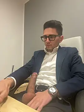 Snapshot of masterboss_ chatting on January 9, 2025, 12:52 pm masterboss online show from January 9, 2025, 12:52 pm