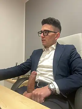 Snapshot of masterboss_ chatting on January 14, 2025, 12:56 pm masterboss online show from January 14, 2025, 12:56 pm