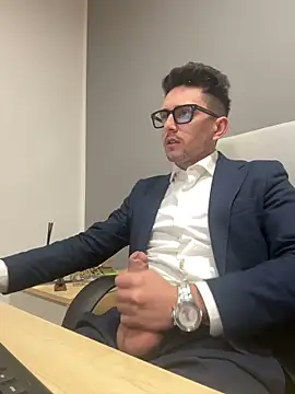 Snapshot of masterboss_ chatting on January 21, 2025, 1:11 pm masterboss online show from January 21, 2025, 1:11 pm