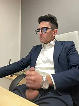 Snapshot of masterboss_ chatting on January 24, 2025, 12:52 pm masterboss online show from January 24, 2025, 12:52 pm