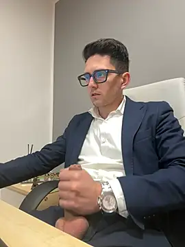 Snapshot of masterboss_ chatting on January 30, 2025, 12:37 pm masterboss online show from January 30, 2025, 12:37 pm