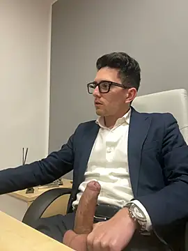 Snapshot of masterboss_ chatting on January 31, 2025, 12:29 pm masterboss online show from January 31, 2025, 12:29 pm