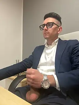 Snapshot of masterboss_ chatting on February 17, 2025, 12:48 pm masterboss online show from February 17, 2025, 12:48 pm