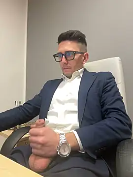 Snapshot of masterboss_ chatting on February 18, 2025, 1:00 pm masterboss online show from February 18, 2025, 1:00 pm