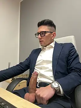 Snapshot of masterboss_ chatting on February 19, 2025, 1:17 pm masterboss online show from February 19, 2025, 1:17 pm