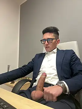 Snapshot of masterboss_ chatting on February 25, 2025, 1:28 pm masterboss online show from February 25, 2025, 1:28 pm