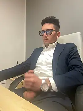 Snapshot of masterboss_ chatting on February 27, 2025, 12:34 pm masterboss online show from February 27, 2025, 12:34 pm