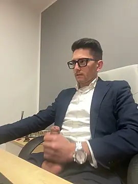 Snapshot of masterboss_ chatting on March 6, 2025, 12:41 pm masterboss online show from March 6, 2025, 12:41 pm