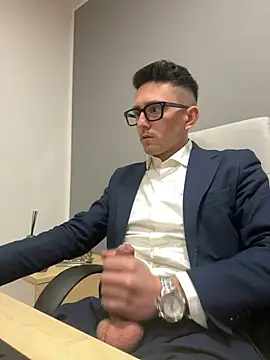 Snapshot of masterboss_ chatting on March 10, 2025, 12:37 pm masterboss online show from March 10, 2025, 12:37 pm