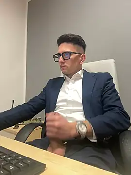 Snapshot of masterboss_ chatting on March 12, 2025, 12:36 pm masterboss online show from March 12, 2025, 12:36 pm