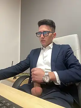 Snapshot of masterboss_ chatting on March 17, 2025, 12:46 pm masterboss online show from March 17, 2025, 12:46 pm