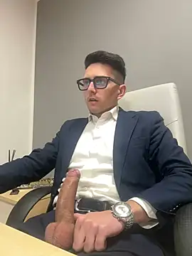 Snapshot of masterboss_ chatting on March 19, 2025, 12:56 pm masterboss online show from March 19, 2025, 12:56 pm