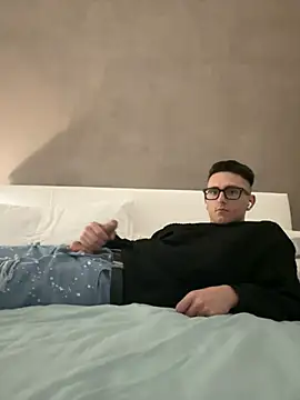 Snapshot of masterboss_ chatting on March 22, 2025, 2:05 am masterboss online show from March 22, 2025, 2:05 am