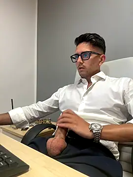 Snapshot of masterboss_ chatting on September 11, 2025, 1:22 pm masterboss online show from September 11, 2025, 1:22 pm