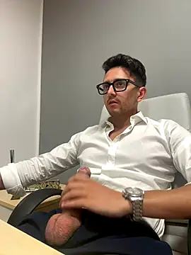 Snapshot of masterboss_ chatting on September 23, 2025, 12:08 pm masterboss online show from September 23, 2025, 12:08 pm