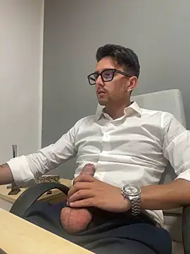 Snapshot of masterboss_ chatting on September 25, 2025, 11:25 am masterboss online show from September 25, 2025, 11:25 am