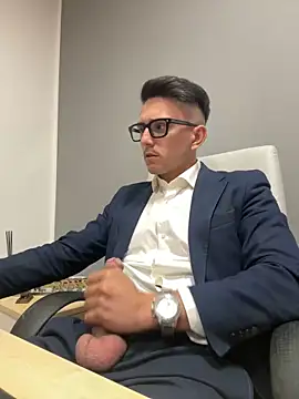 Snapshot of masterboss_ chatting on October 8, 2025, 11:41 am masterboss online show from October 8, 2025, 11:41 am