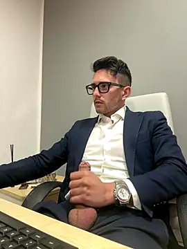 Snapshot of masterboss_ chatting on November 5, 2025, 1:00 pm masterboss online show from November 5, 2025, 1:00 pm