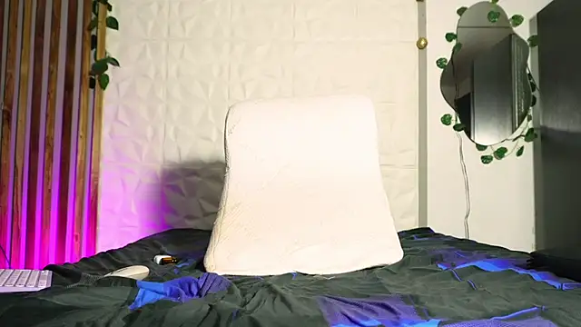 argiee taylorxs2 online show from March 18, 2025, 10:15 pm