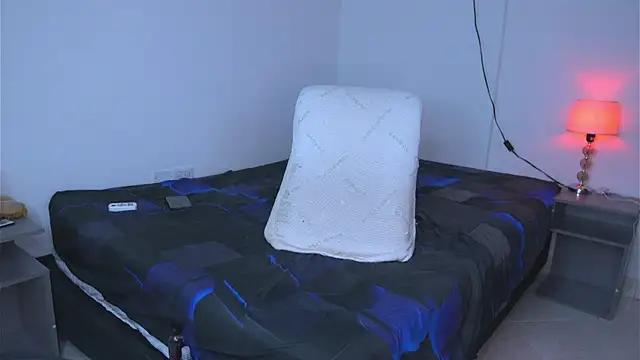 argiee taylorxs2 online show from September 12, 2025, 6:24 am