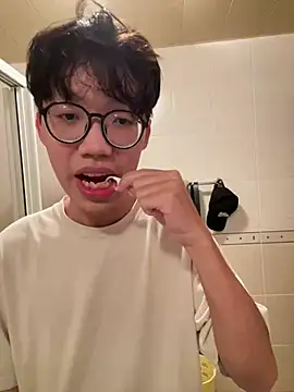 Snapshot of hihi0169 chatting on December 15, 2024, 2:16 pm hihi0169 online show from December 15, 2024, 2:16 pm