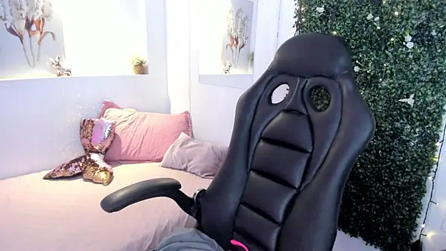 Snapshot of Abby_Mae_ chatting on January 8, 2025, 6:09 am Abby Mae online show from January 8, 2025, 6:09 am